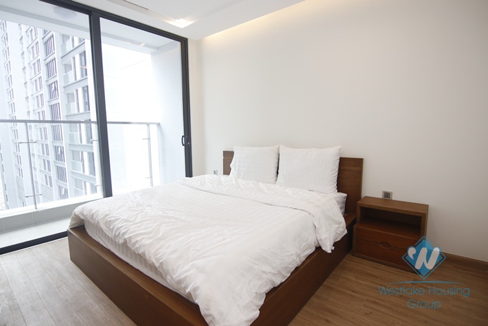 Four bedroom apartment for rent in Vinhome Metropolis, Ha Noi